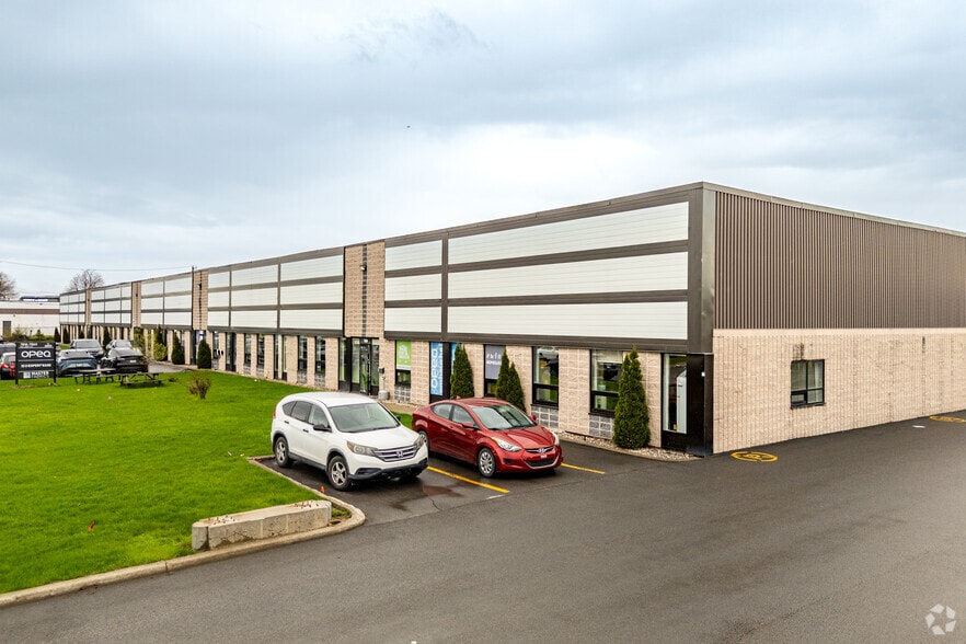 7810-7890 Rue Jarry E, Montréal, QC à louer - Photo principale - Image 1 de 3