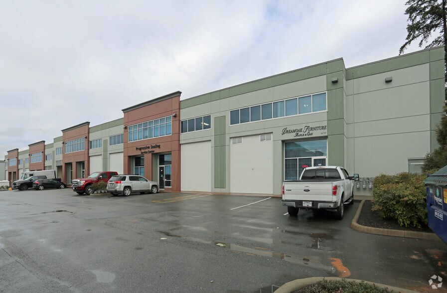 18669 52nd Ave, Surrey, BC à vendre - Photo du bâtiment - Image 2 de 8