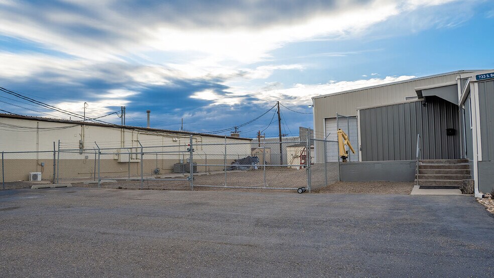 733 S Bowen St, Longmont, CO à louer - Photo du bâtiment - Image 2 de 15