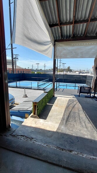 401 N La Brea Ave, Inglewood, CA à louer - Photo du bâtiment - Image 3 de 13