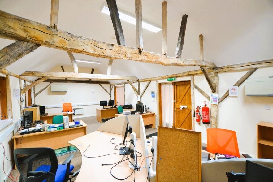 Saltmore Farm, Hinxworth, Nr Baldock, Ashwell for lease - Interior Photo - Image 2 of 6