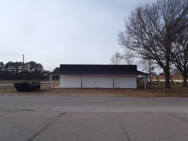 2025 McLarty Dr, Newport, AR à vendre - Photo du bâtiment - Image 2 de 59