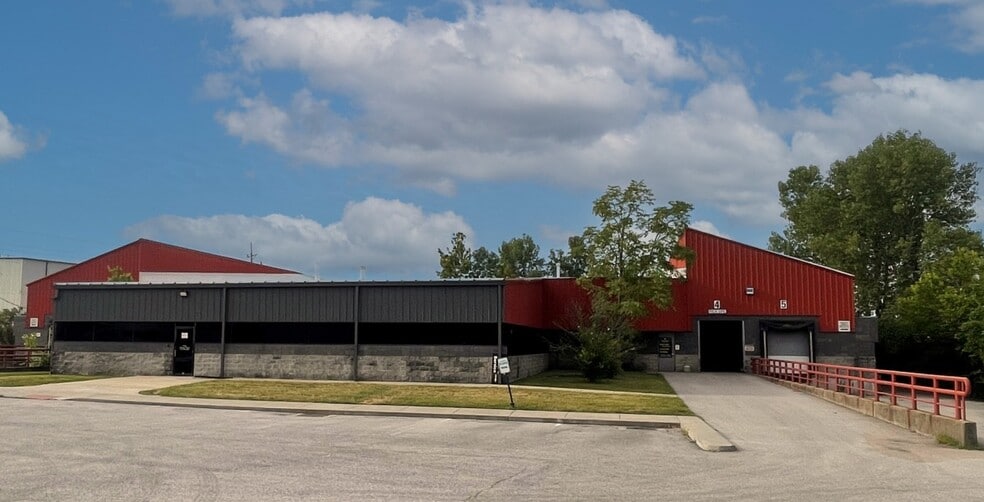 11022 Linpage Pl, Saint Louis, MO for lease - Building Photo - Image 1 of 2