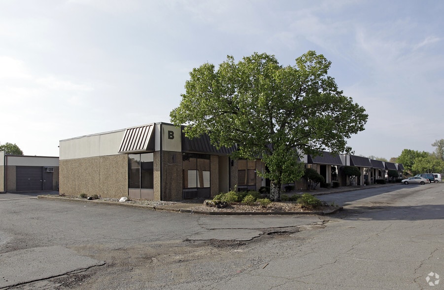 5301 McClanahan Dr, North Little Rock, AR for sale - Primary Photo - Image 1 of 2