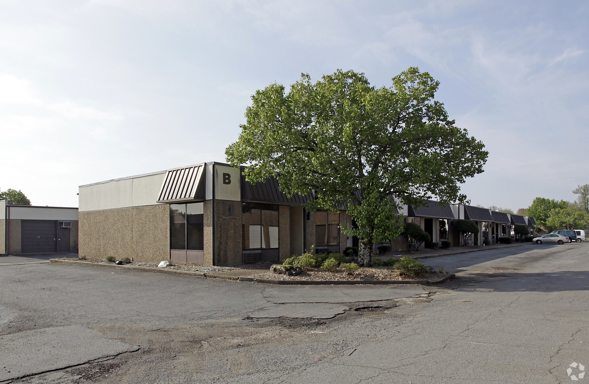 5301 McClanahan Dr, North Little Rock, AR for sale Primary Photo- Image 1 of 3