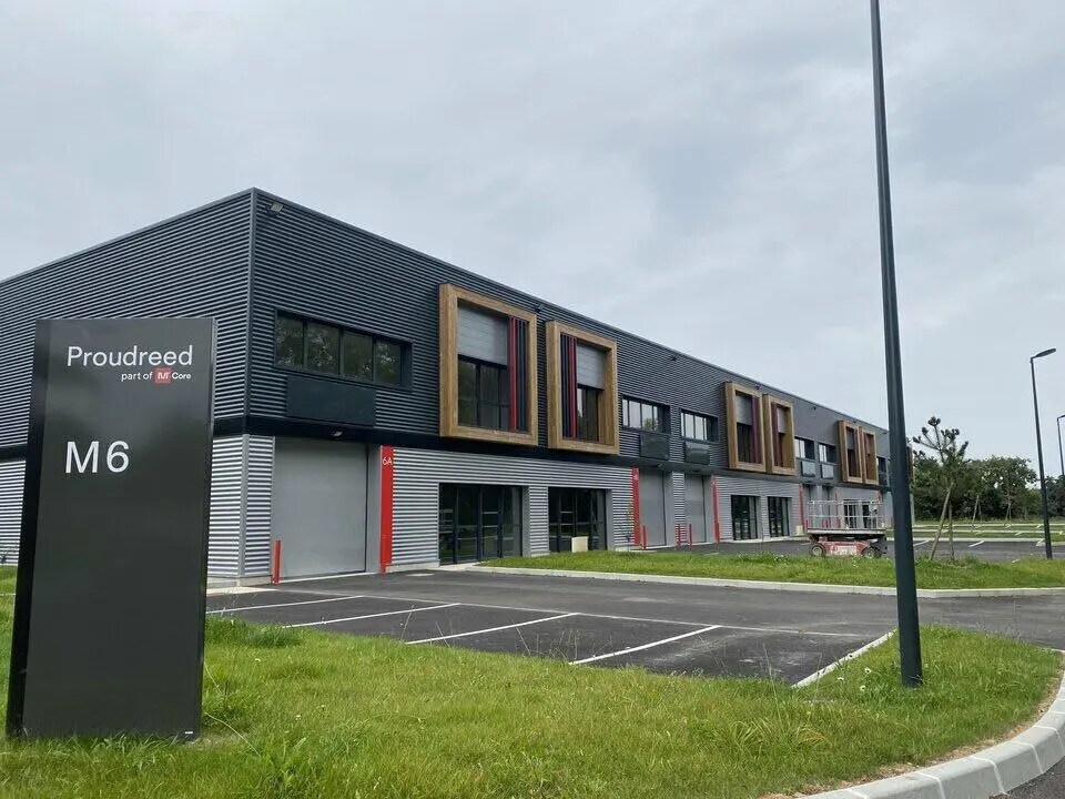Flex dans Saint-Étienne-de-Montluc à louer Photo du bâtiment- Image 1 de 9