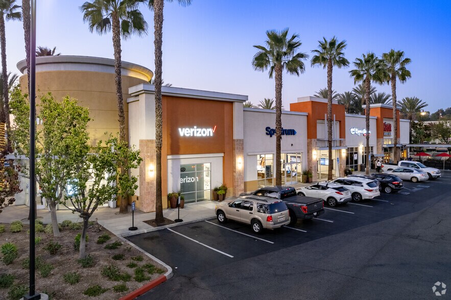 15604-15618 Whittwood Ln, Whittier, CA for lease - Building Photo - Image 1 of 15