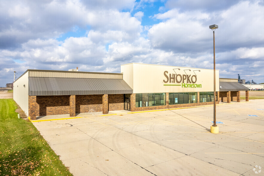 1003 Central Ave W, Clarion, IA for sale - Building Photo - Image 1 of 1