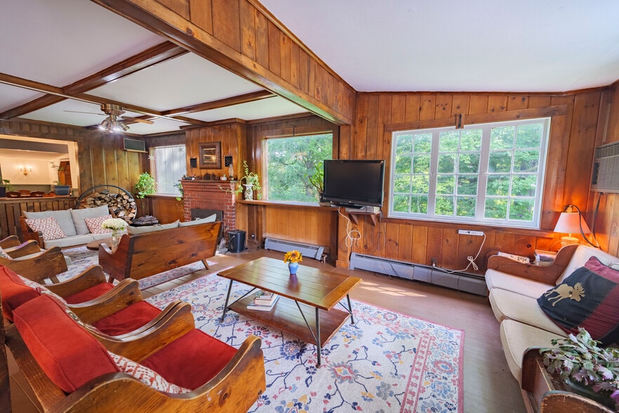 6 Abroad Rd, West Dover, VT for sale - Building Photo - Image 2 of 108