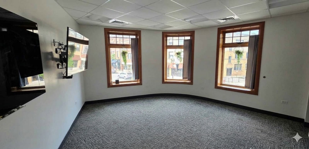 3832 N Lincoln Ave, Chicago, IL for sale - Interior Photo - Image 3 of 6