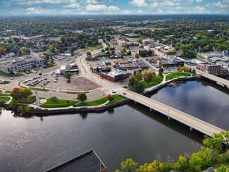 More details for 210 1st St N, Wisconsin Rapids, WI - Retail for Sale