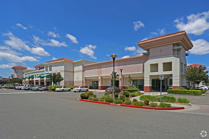 8755-8785 Center Pky, Sacramento, CA for lease - Primary Photo - Image 2 of 12