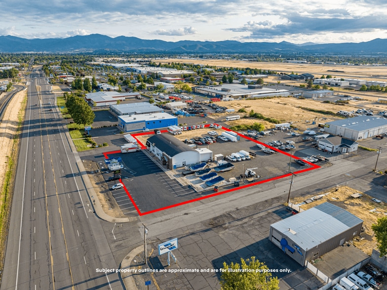 3811 Crater Lake Hwy, Medford, OR à vendre - Photo du bâtiment - Image 2 de 82