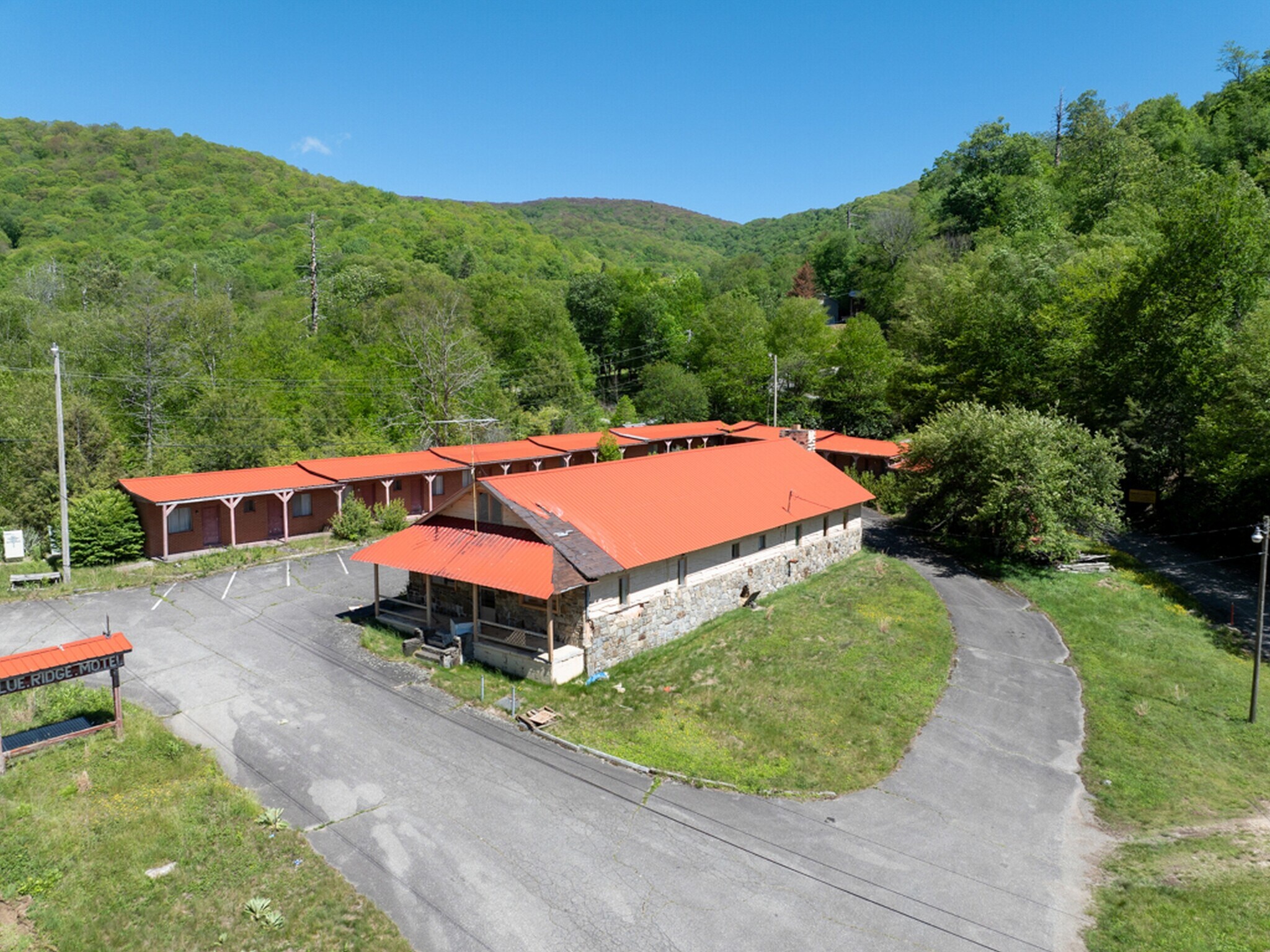 11242 US-19, Maggie Valley, NC à vendre Photo principale- Image 1 de 15