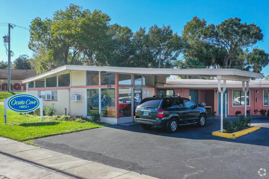 2210 S Pine Ave, Ocala, FL à vendre - Photo du bâtiment - Image 2 de 24