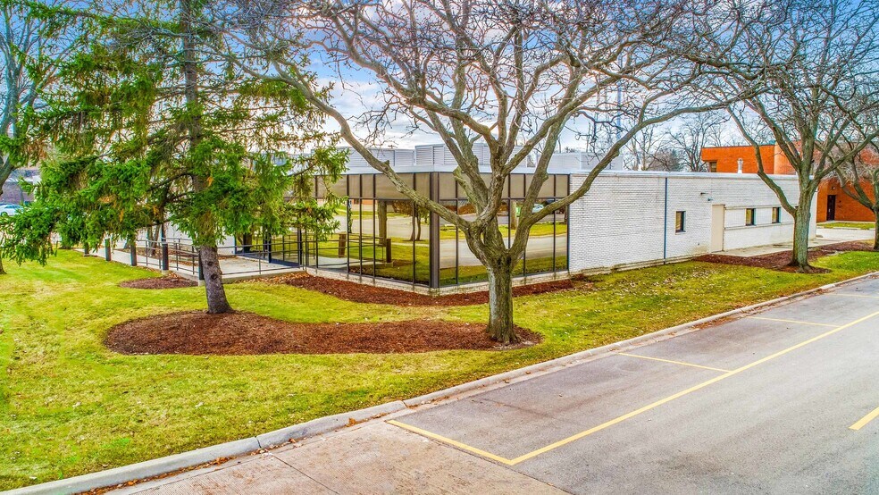 480 Central Ave, Northfield, IL à louer - Photo du bâtiment - Image 2 de 8