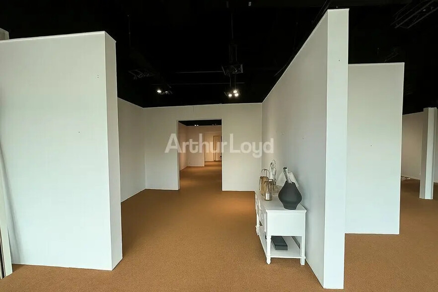 Retail in Vendenheim for lease - Building Photo - Image 3 of 6