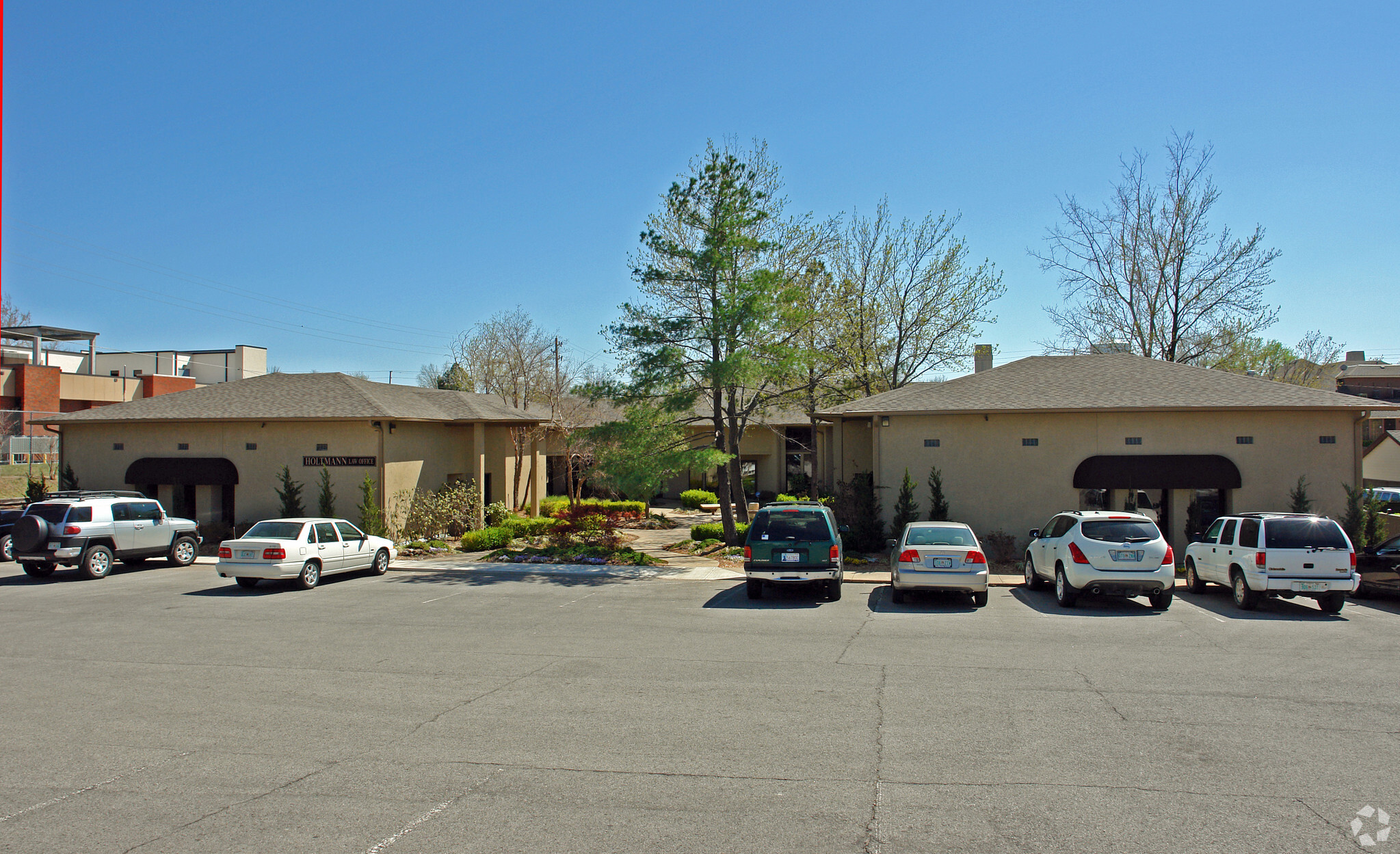 5212-5232 E 69th Pl, Tulsa, OK for lease Building Photo- Image 1 of 9