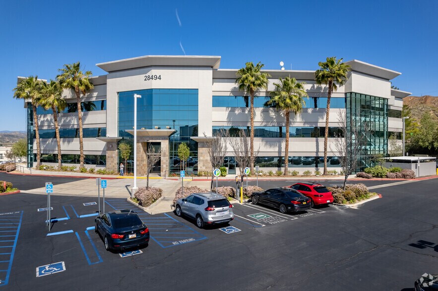 28494 westinghouse Pl, Valencia, CA à louer - Photo du bâtiment - Image 3 de 21