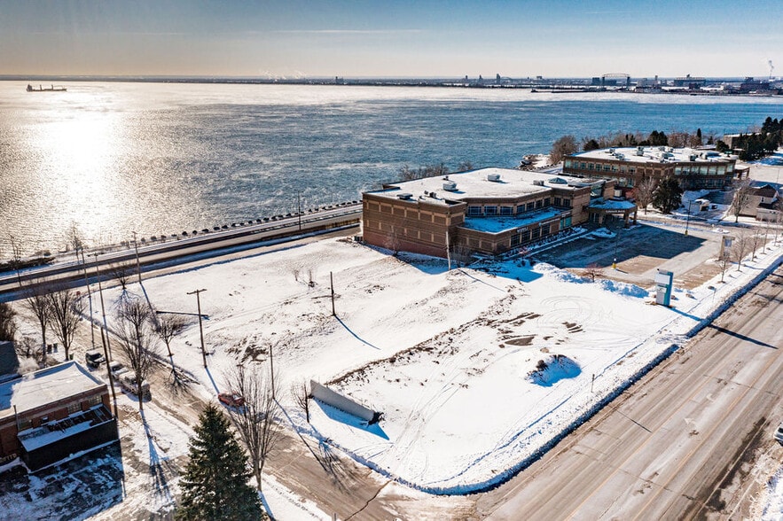 1530 London Rd, Duluth, MN à vendre - Photo du bâtiment - Image 2 de 10