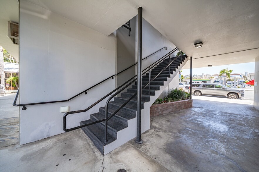 2515 E Coast Hwy, Corona Del Mar, CA for sale - Building Photo - Image 3 of 33