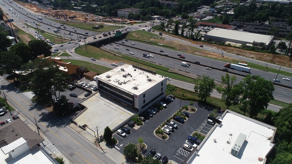 201 Allen Rd NE, Atlanta, GA à louer - Photo du bâtiment - Image 3 de 3