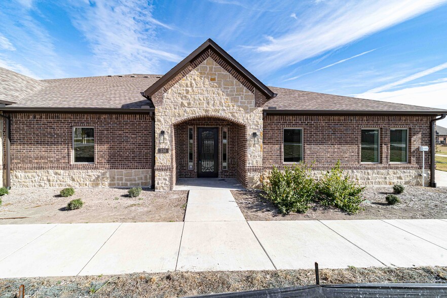11655 Independence Pky, Frisco, TX for lease - Building Photo - Image 1 of 12