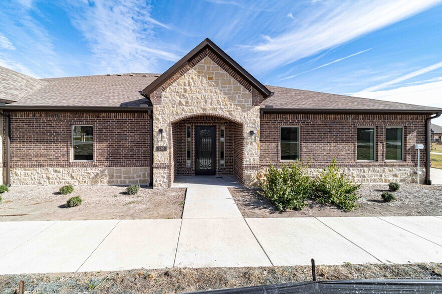 11655 Independence Pky, Frisco, TX à louer - Photo du bâtiment - Image 1 de 12