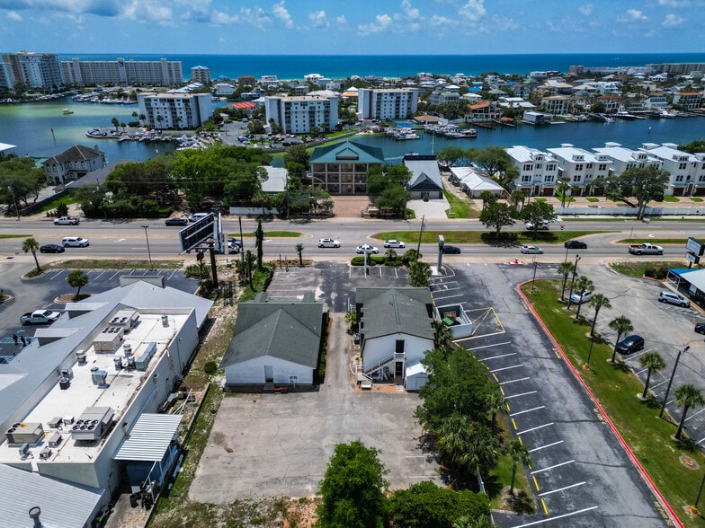 725 Harbor Blvd E, Destin, FL for sale - Aerial - Image 3 of 13