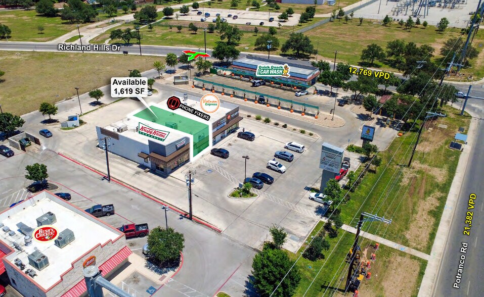8815 Potranco Rd, San Antonio, TX à louer - Photo du bâtiment - Image 3 de 4