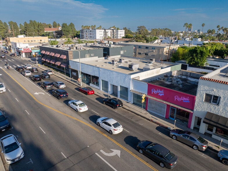 7970-7972 Melrose Ave, Los Angeles, CA à louer - Photo du bâtiment - Image 3 de 4