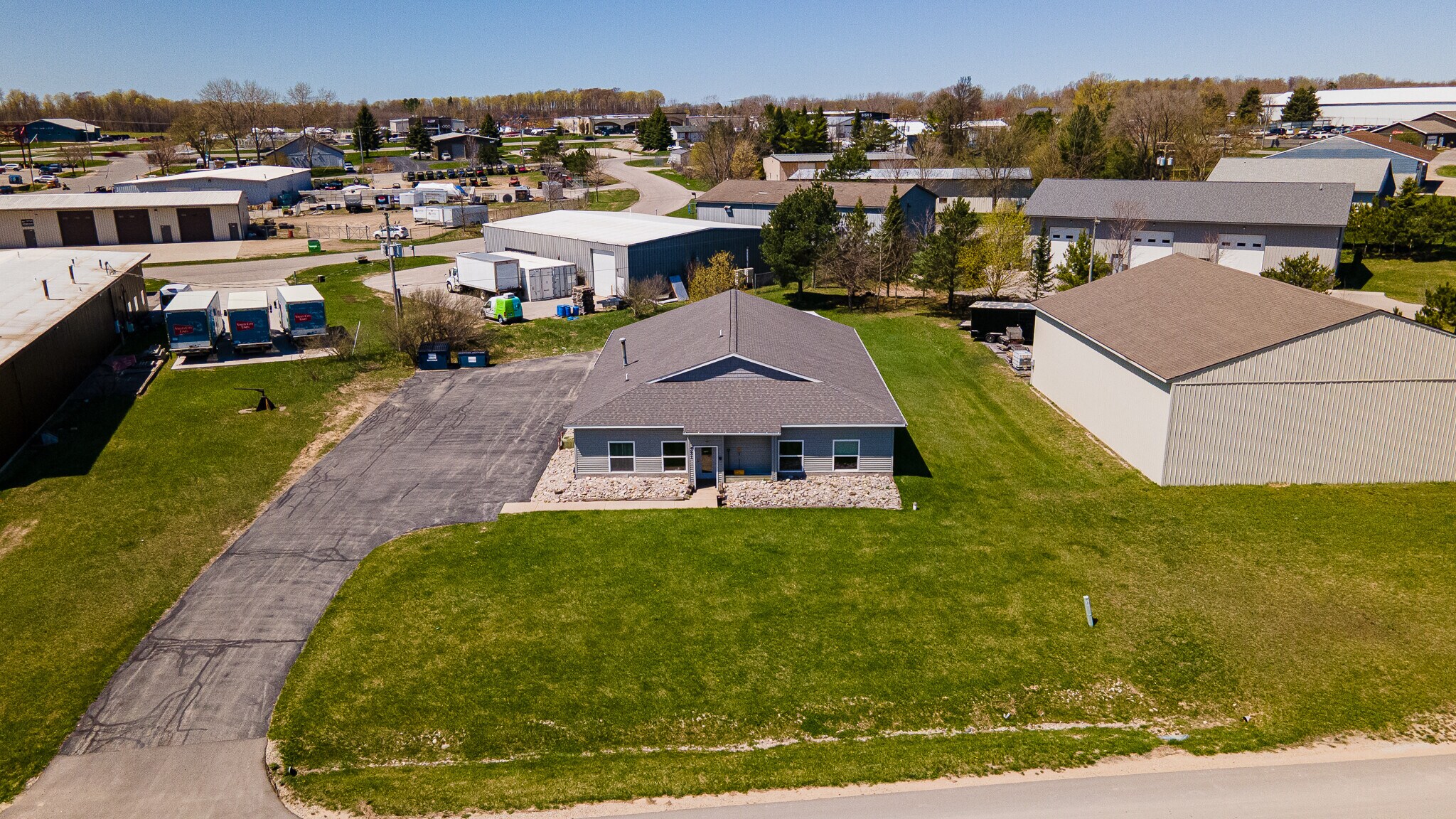571 Blue Star Ct, Traverse City, MI à vendre Photo principale- Image 1 de 16