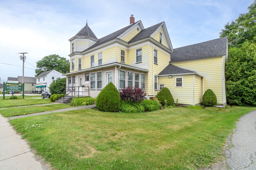 375 E Main St, Newport, VT à vendre - Photo du bâtiment - Image 3 de 19