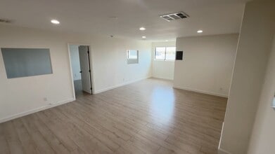 8805-8811 Reseda Blvd, Northridge, CA à louer - Vidéo sur l’inscription commerciale 