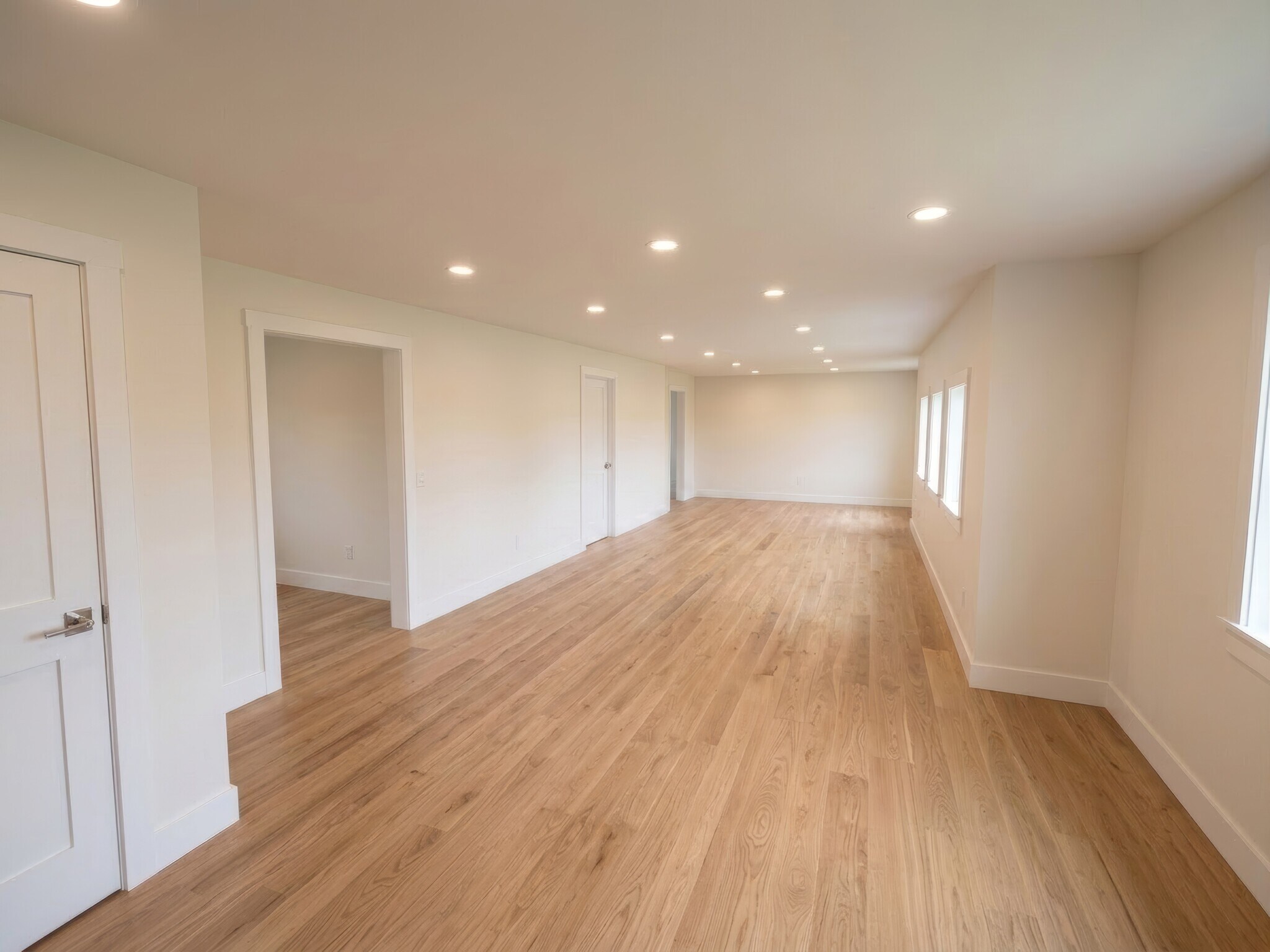 32 Chichester Ave, Center Moriches, NY for lease Building Photo- Image 1 of 4