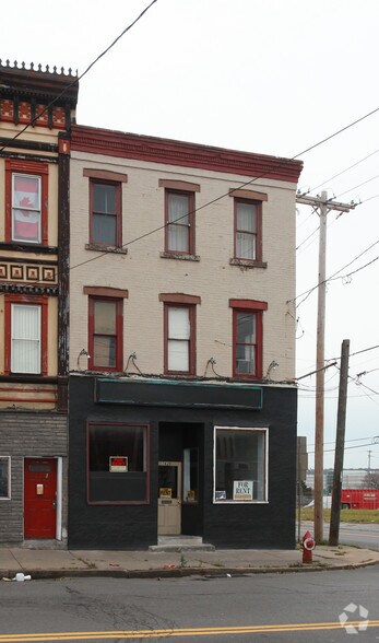 1639 N Salina St, Syracuse, NY à vendre - Photo du bâtiment - Image 2 de 21
