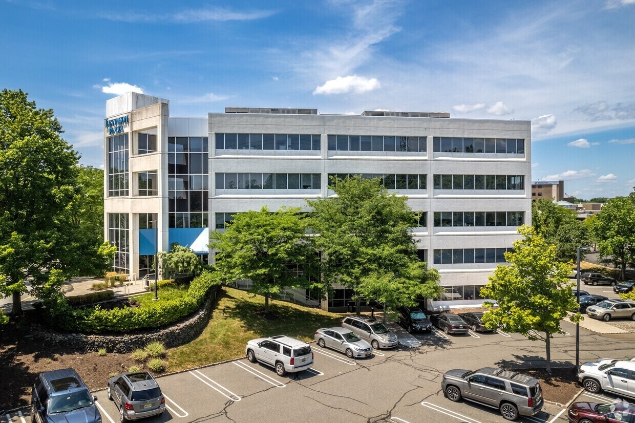 2 Lincoln Hwy, Edison, NJ for lease Primary Photo- Image 1 of 13