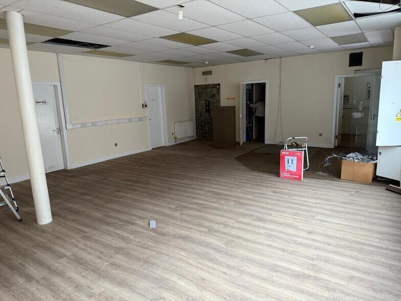 2330 Dumbarton Rd, Glasgow à louer - Photo du bâtiment - Image 2 de 4