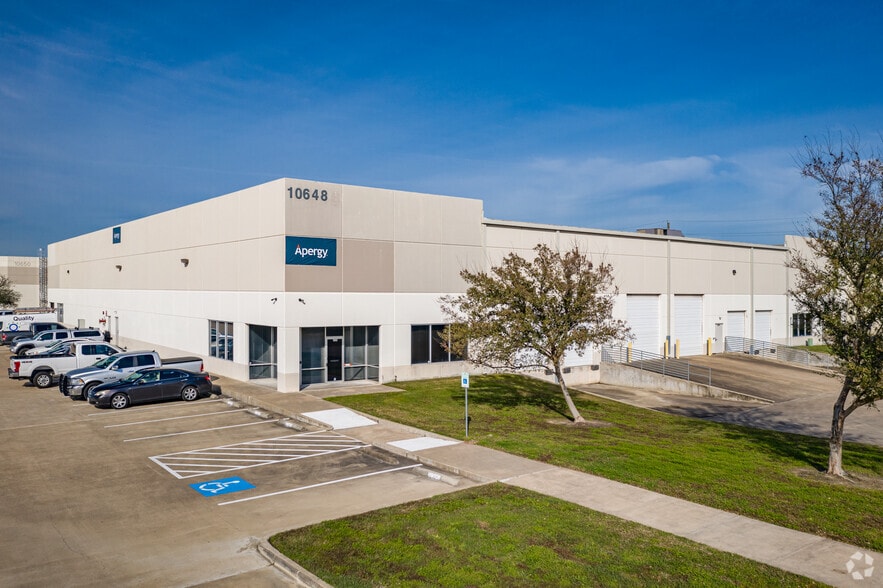 10642 W Little York Rd, Houston, TX for lease - Primary Photo - Image 1 of 2