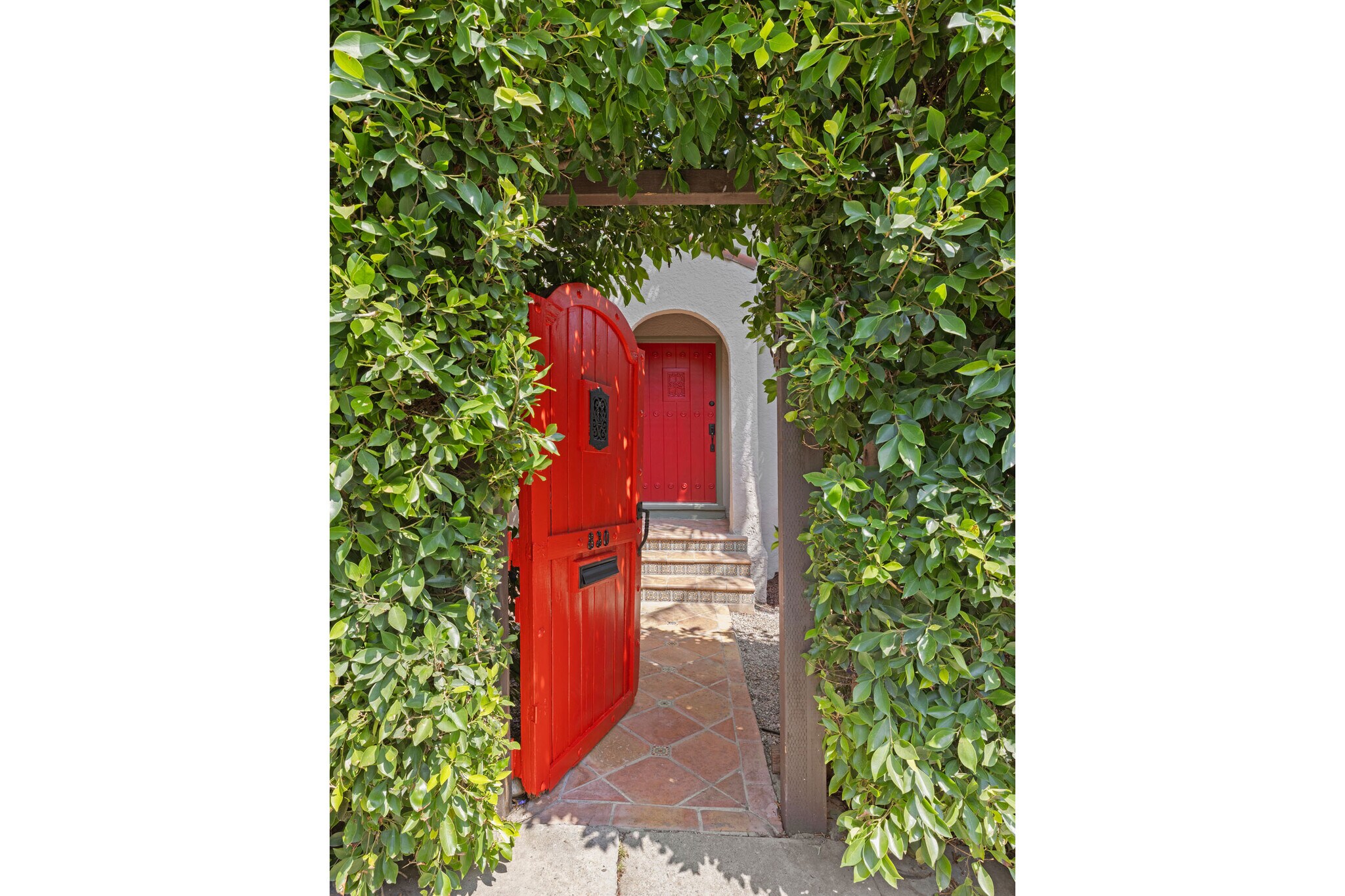 830 Robinson St, Los Angeles, CA for sale Building Photo- Image 1 of 35