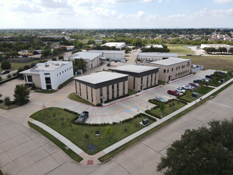 4305 Marsh Ridge Rd, Carrollton, TX à vendre - Photo du bâtiment - Image 3 de 16