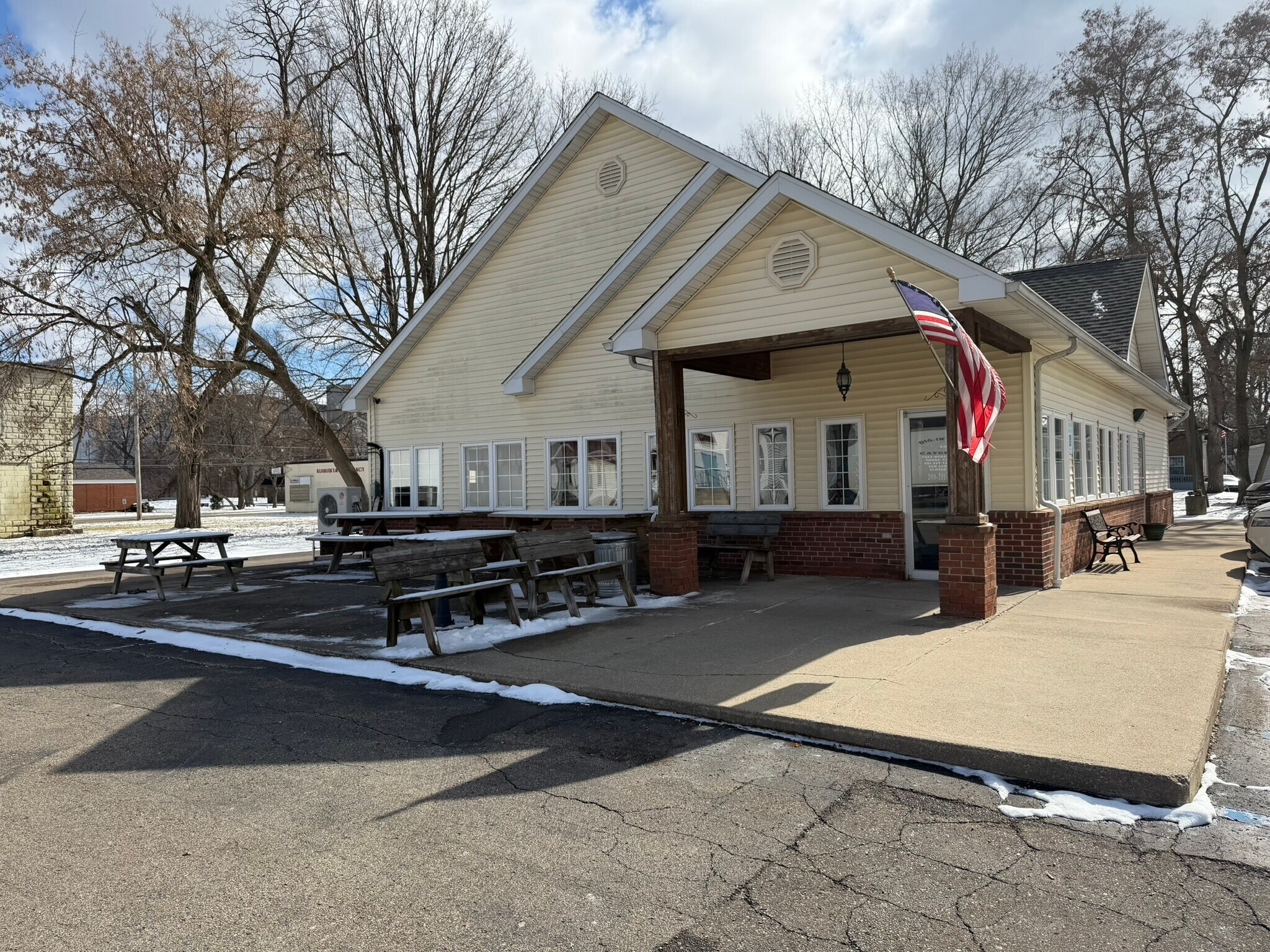 111 W Michigan Ave, Augusta, MI à vendre Photo principale- Image 1 de 9