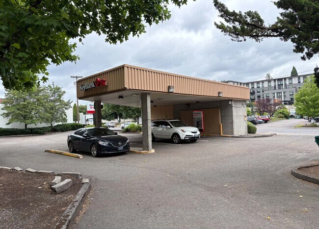 More details for 10415 SE Main St, Milwaukie, OR - Retail for Sale