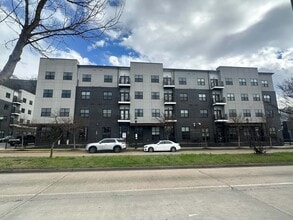 804 Riverfront Pky, Chattanooga, TN for lease Building Photo- Image 2 of 4