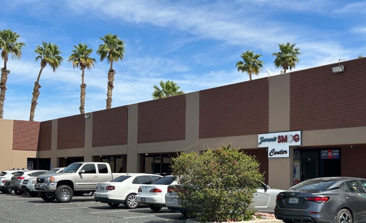 45116 Commerce St, Indio, CA à vendre - Photo du bâtiment - Image 3 de 8