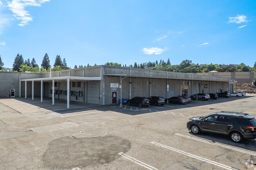 2411 Old Crow Canyon Rd, San Ramon, CA à louer - Photo du bâtiment - Image 2 de 4