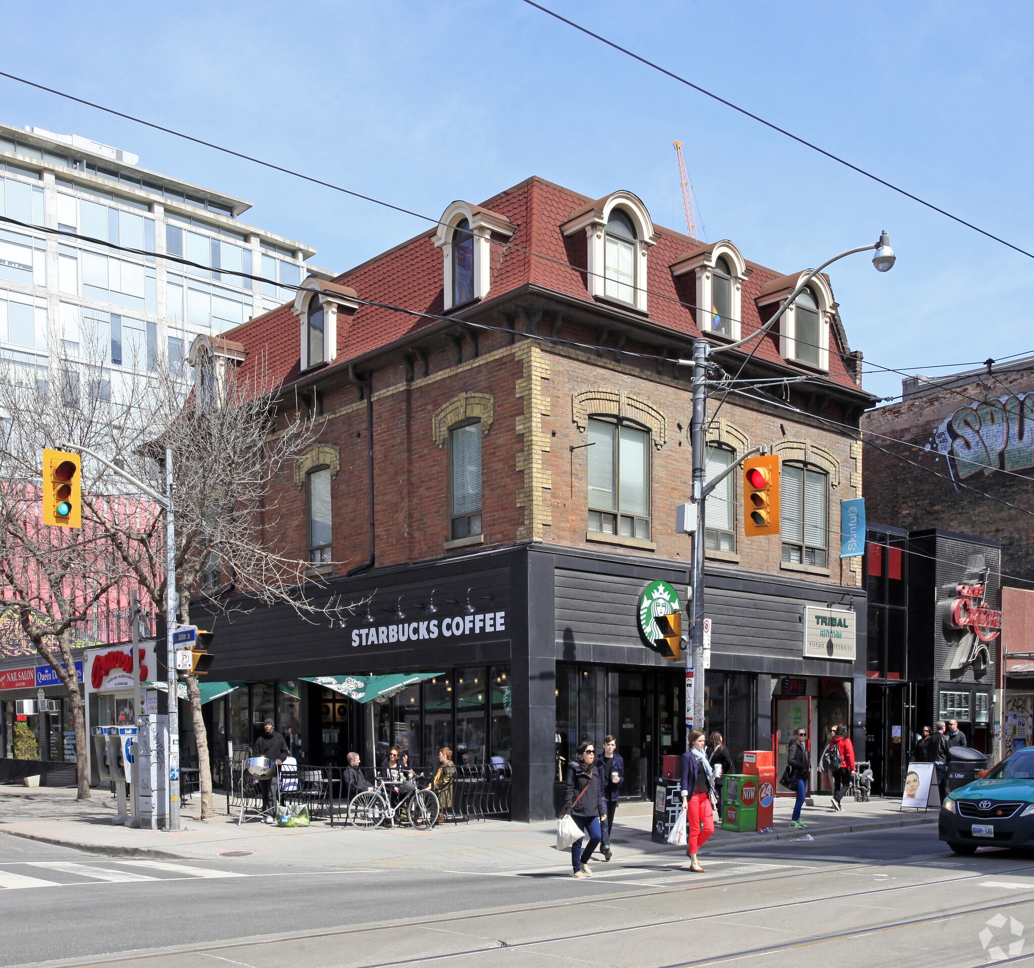 248-250 Queen St W, Toronto, ON à vendre Photo principale- Image 1 de 1