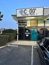 2681-2701 N Orange Olive Rd, Orange, CA à louer Photo du bâtiment- Image 1 de 1