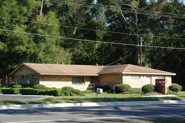 Plus de détails pour 420 NE Santa Fe Blvd, High Springs, FL - Bureau à louer