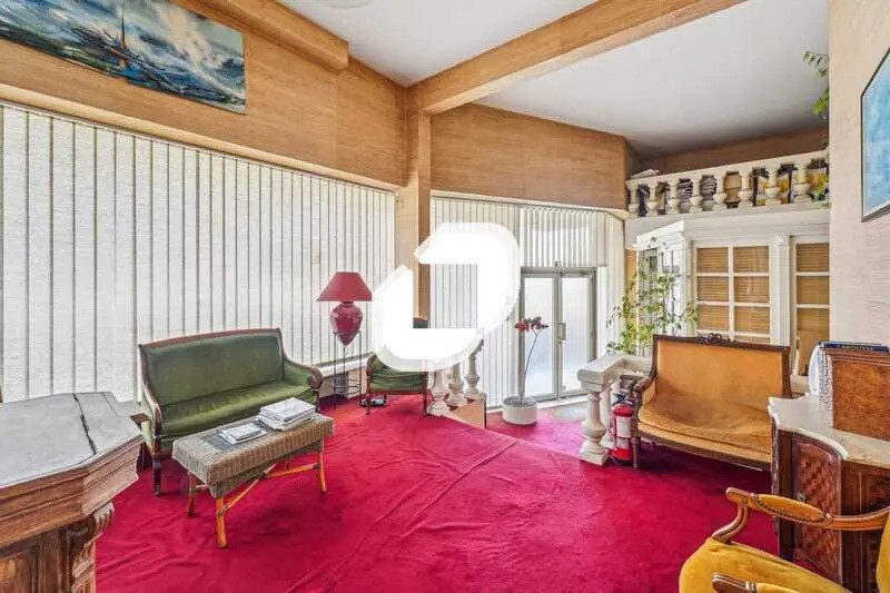 Office in Pontoise for sale Interior Photo- Image 1 of 15